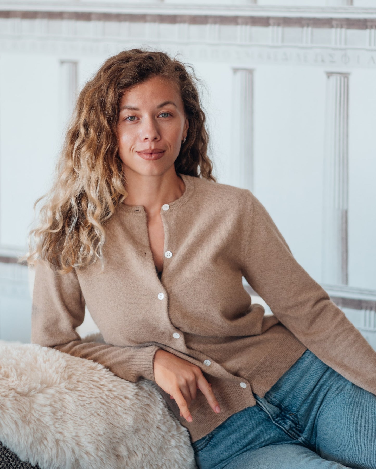 taupe - Anastasia mesure 1m68 et porte du S