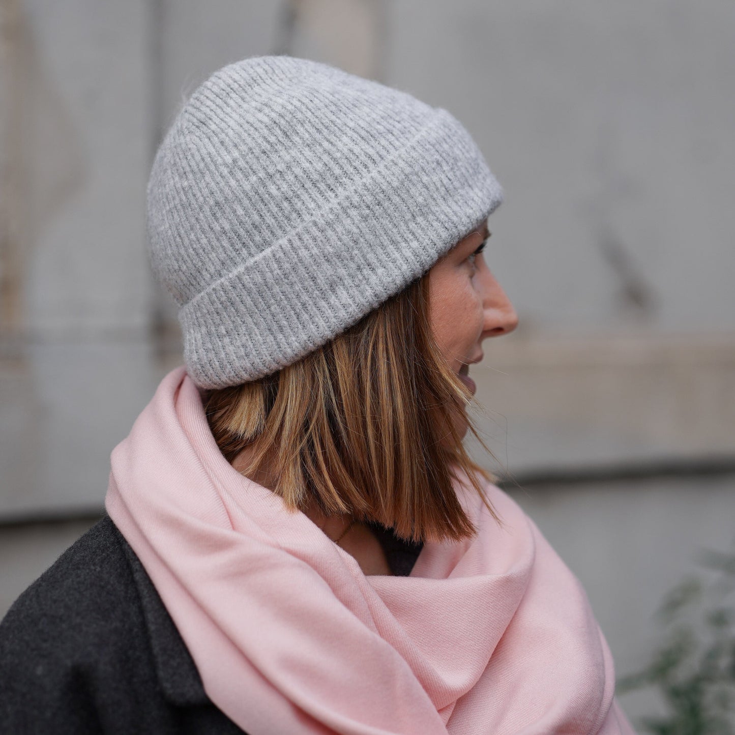Trio cachemire — écharpe + bonnet + gants | Rose poudré et Gris