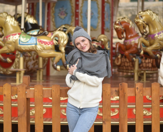 porter foulard en cachemire gris femme 