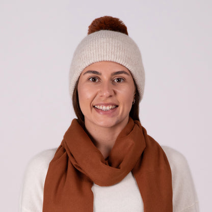 Bonnet cachemire beige pompon