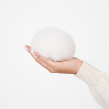 Pompon amovible blanc