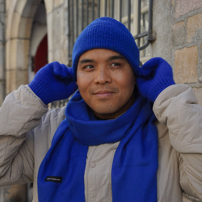 Bonnet cachemire bleu roi pompon