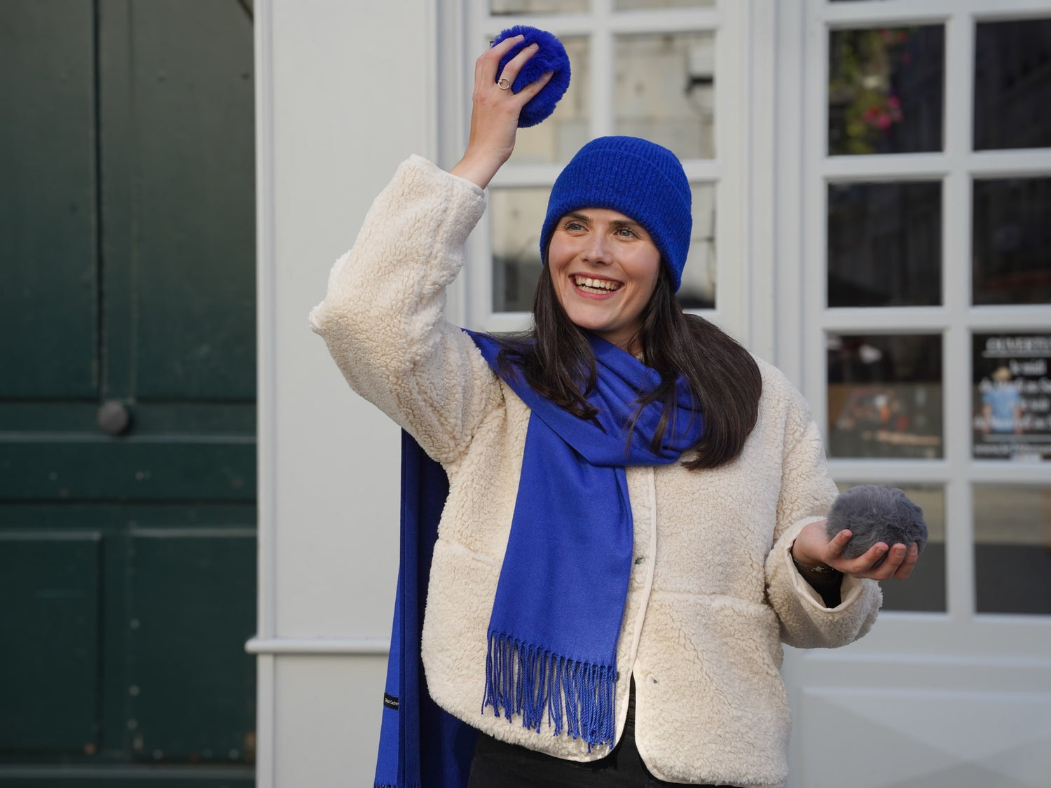 bonnet cachemire pompon amovible bleu roi