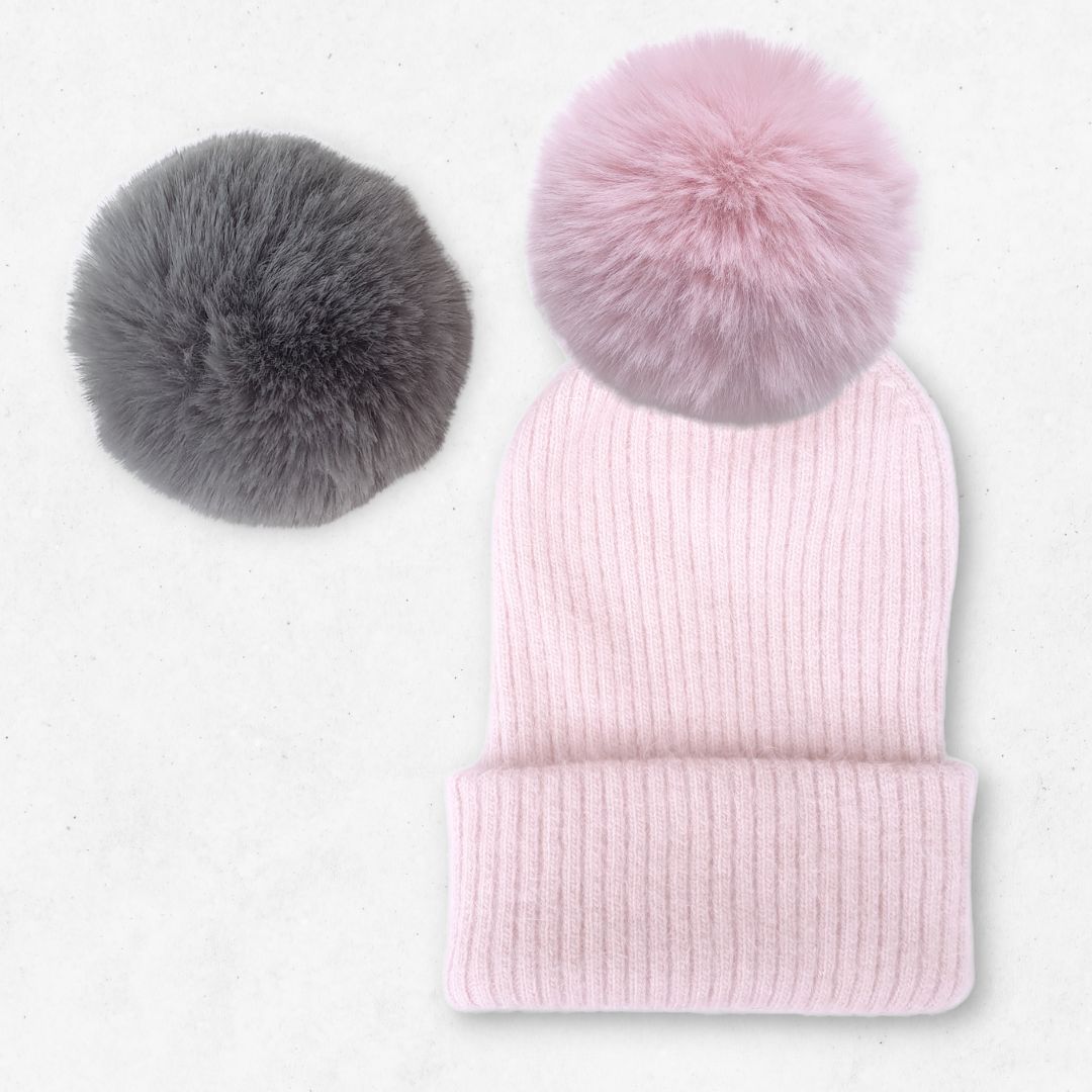 Bonnet pompon cachemire rose poudre