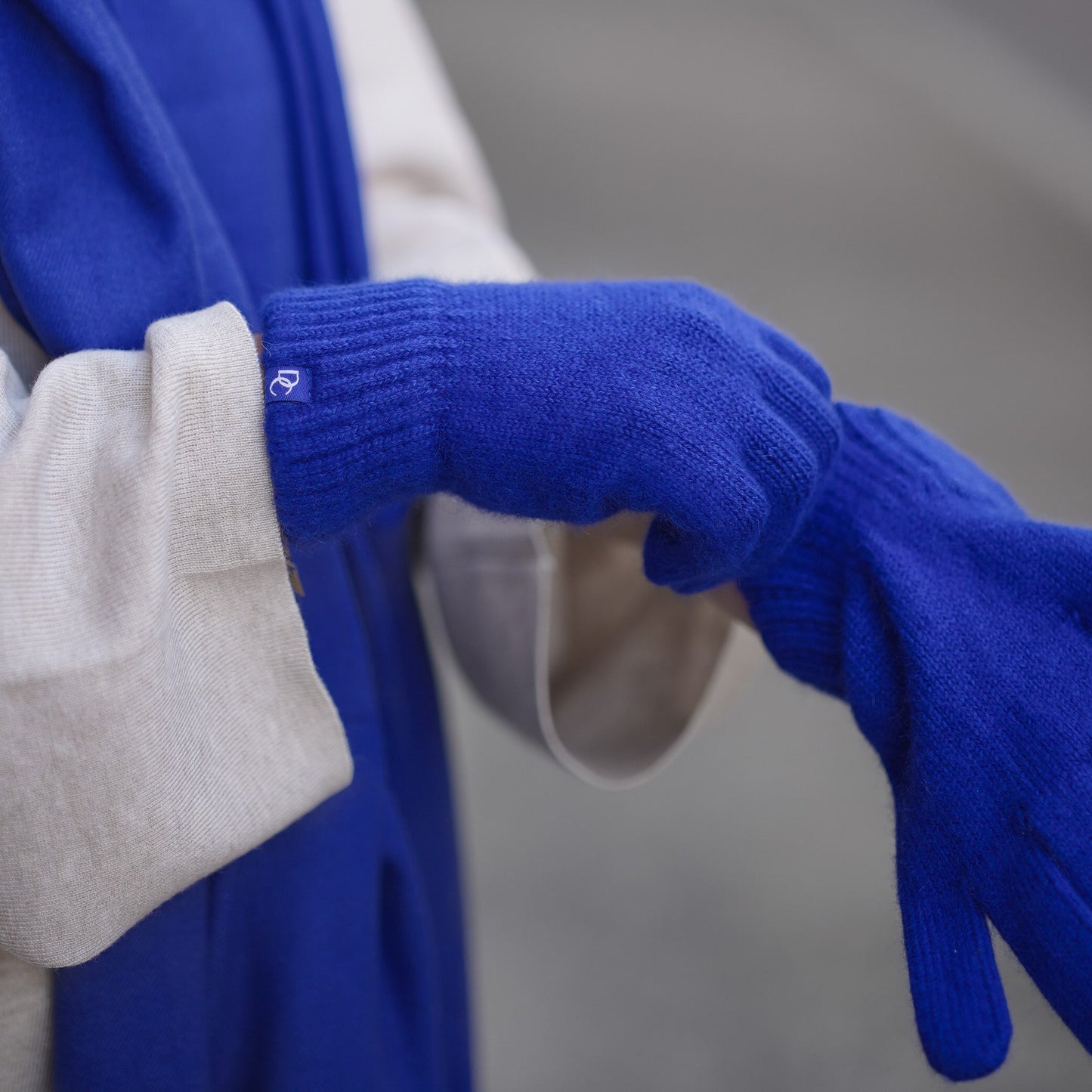 Trio cachemire — écharpe + bonnet + gants | Bleu roi